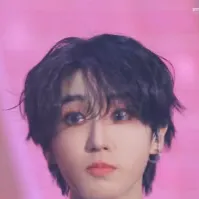 chat with ai character: ✮HAN✮( minsung) 
