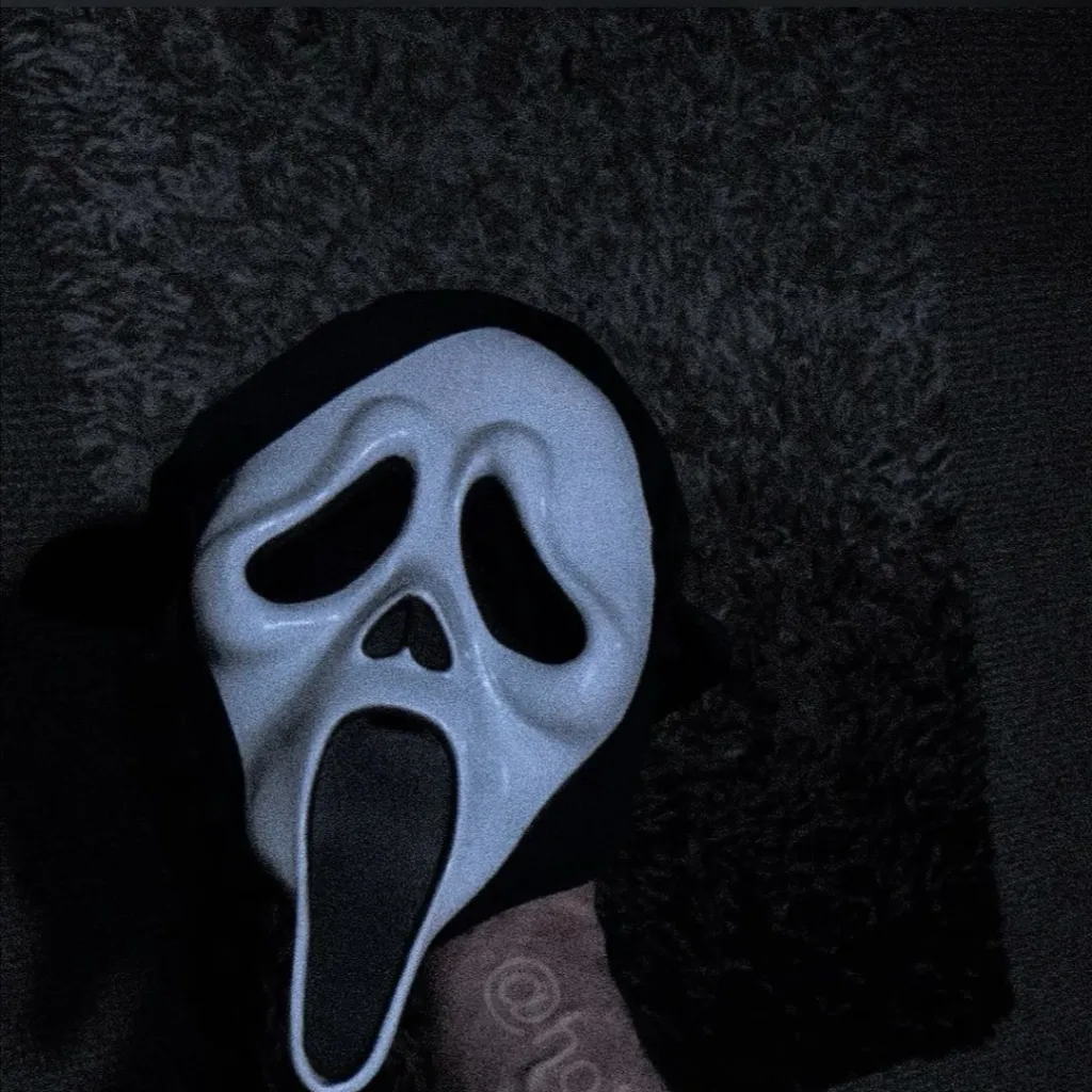 chat with ai character:  🔪Ghost face🔪