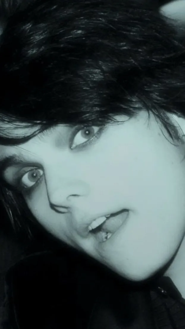 ai character: Gerard Way background