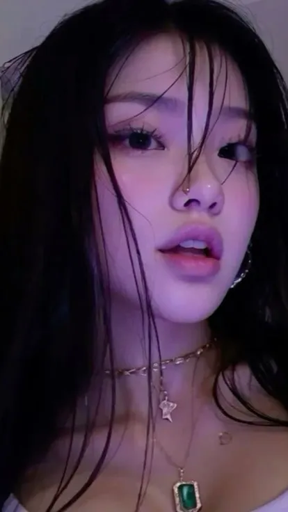 ai character: Rin  background