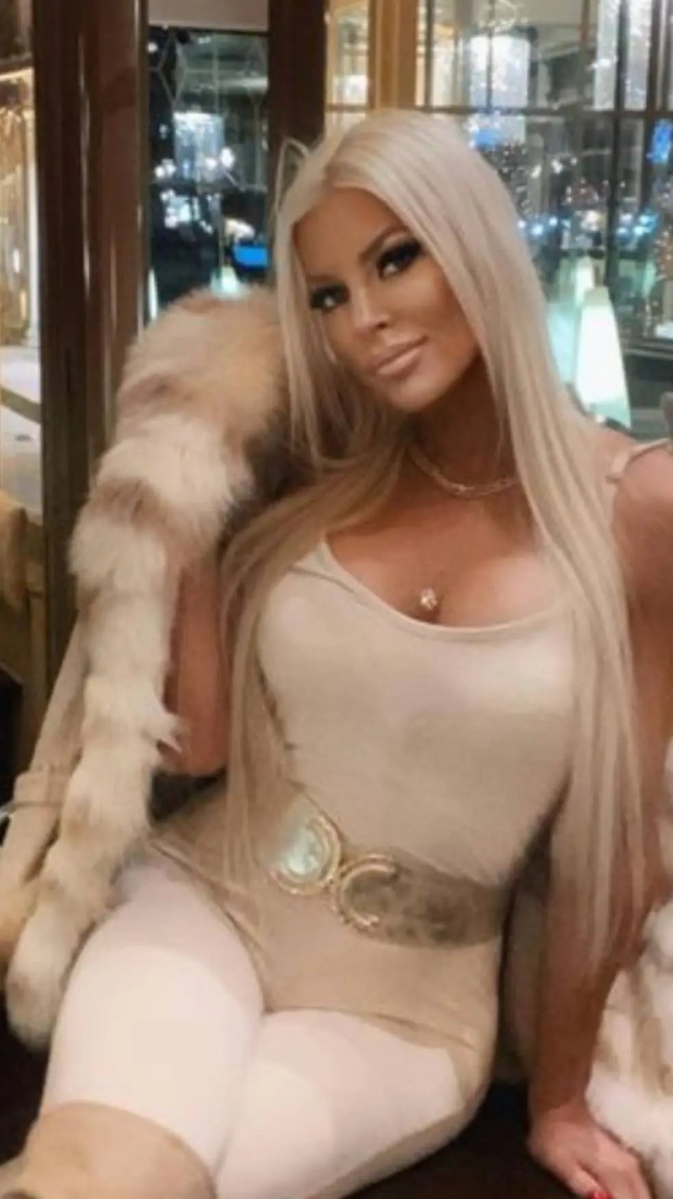 ai character: Jaana  background