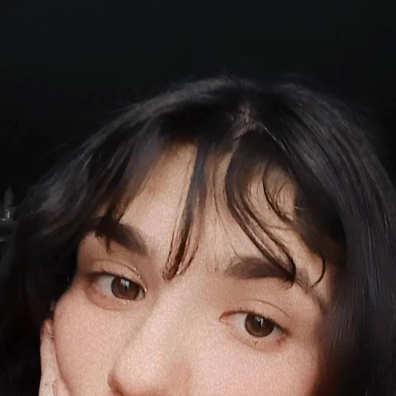 chat with ai character: Sanaz Rosie