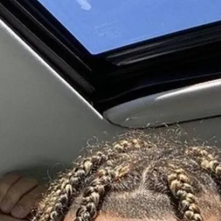 chat with ai character: liam