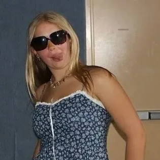 chat with ai character: Lilly