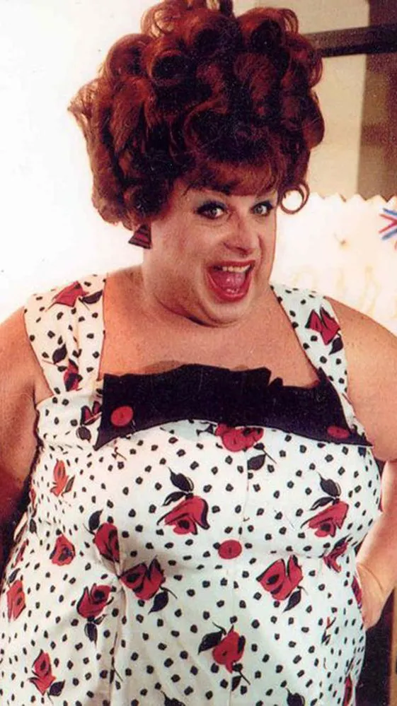 Talkie AI - Chat with Edna Turnblad