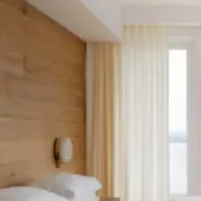 chat with ai character: Lams eye color💞