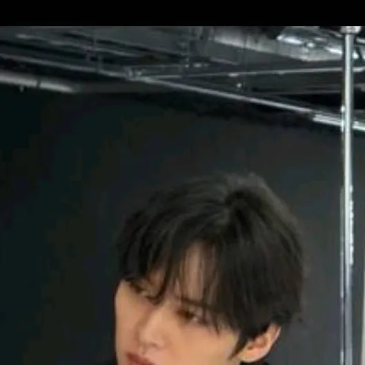 chat with ai character: Lee Minho 