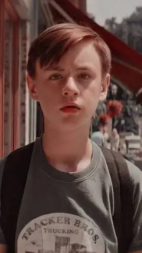 ai character: Bill Denbrough  background