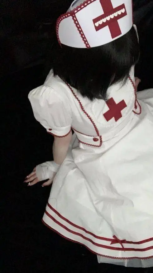 ai character: doctor zoey~! background