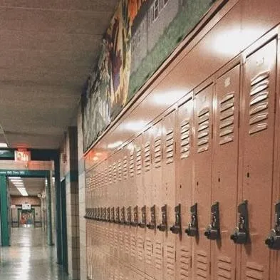 chat with ai character: school mates 