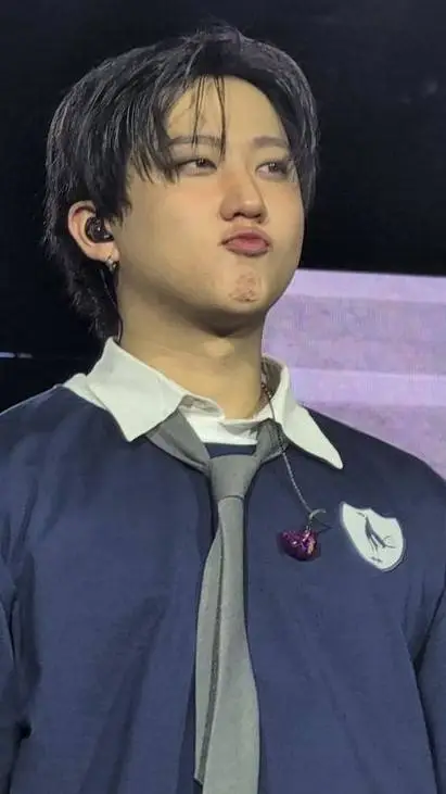 ai character: Changbin - Binnie♡ background