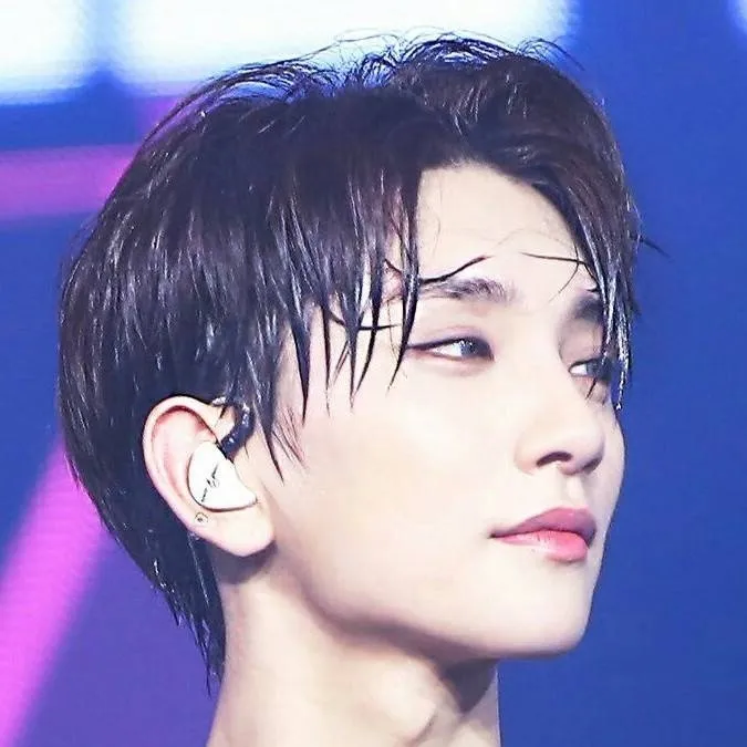 chat with ai character: Joshua Hong