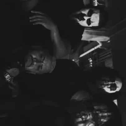 chat with ai character: MFT