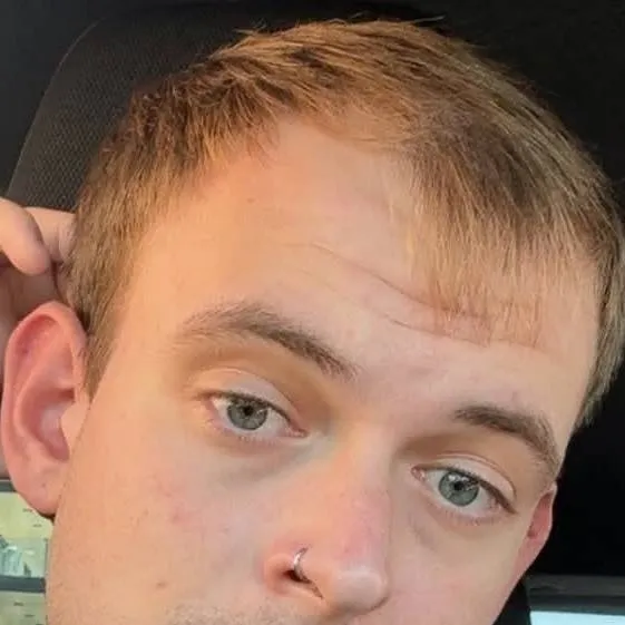 chat with ai character: Andrew Coulson