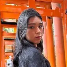 chat with ai character: aishah 