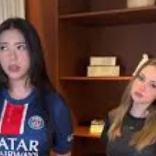 chat with ai character: Aisha and Ava
