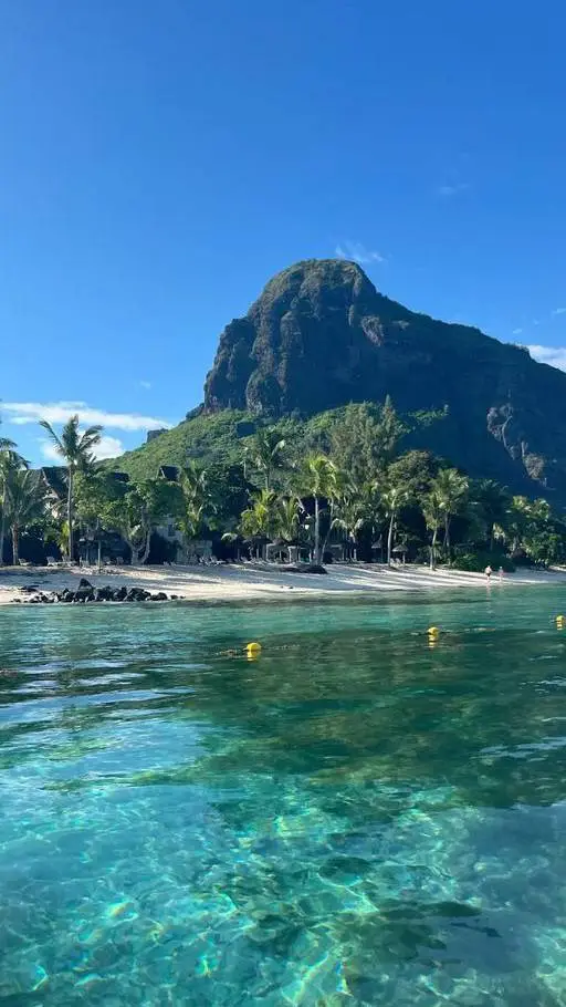 ai character: island background
