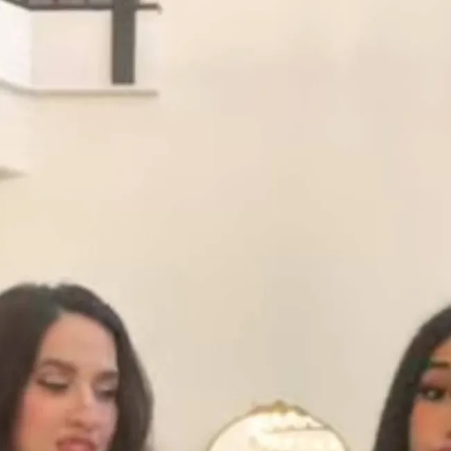 chat with ai character: maria and jasmine 