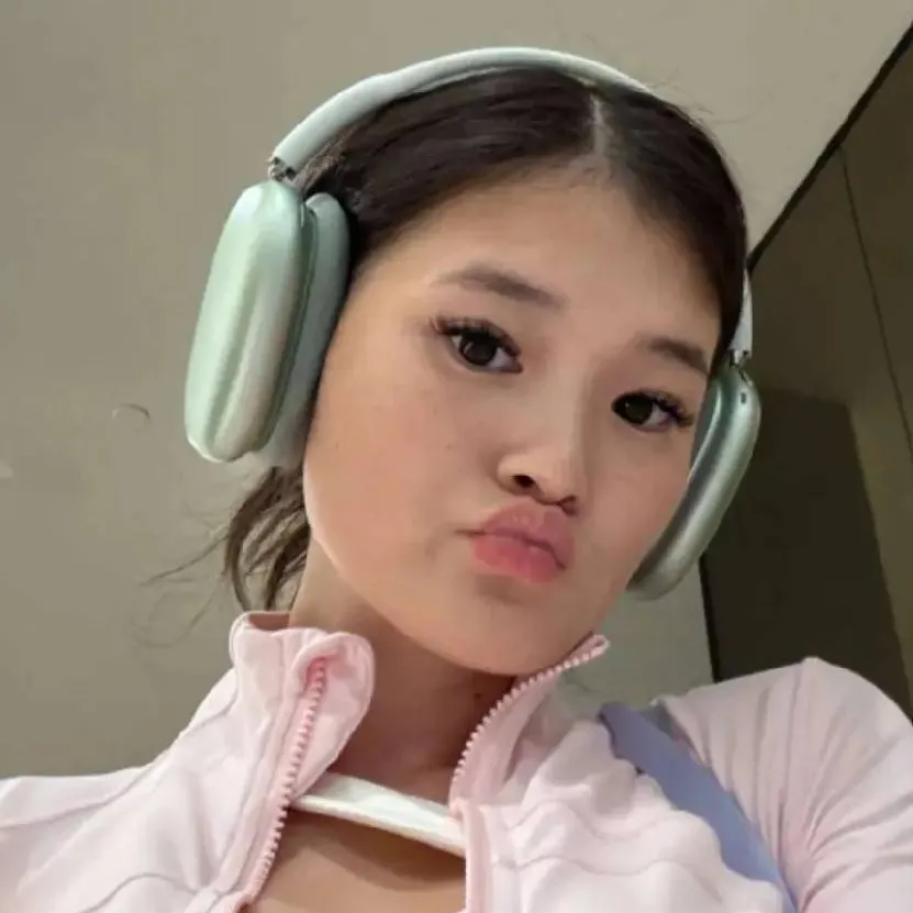 chat with ai character: kika kim