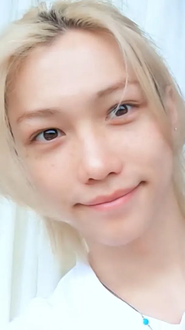 ai character: Felix background