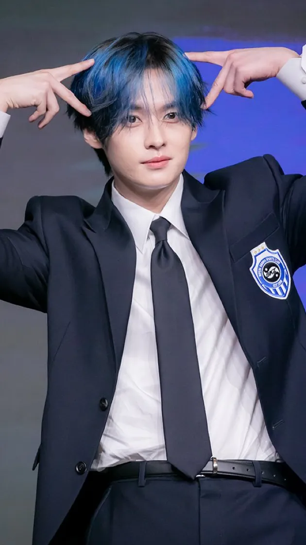 ai character: Minho background