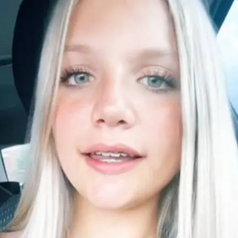 chat with ai character: emily