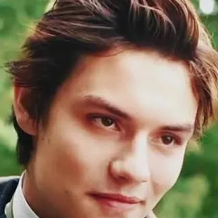 chat with ai character: Lord Tewkesbury