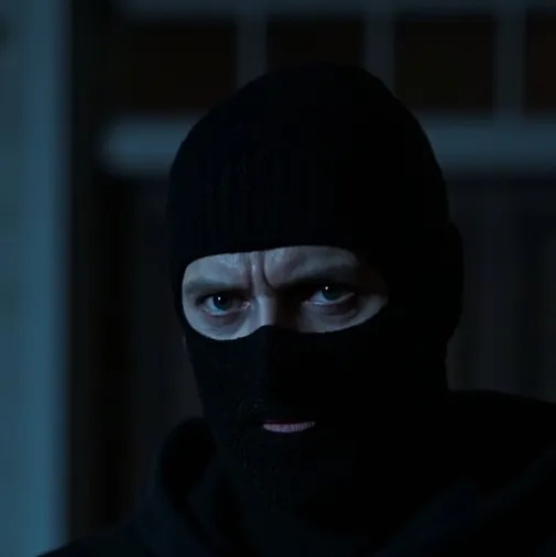 chat with ai character: home invasion 