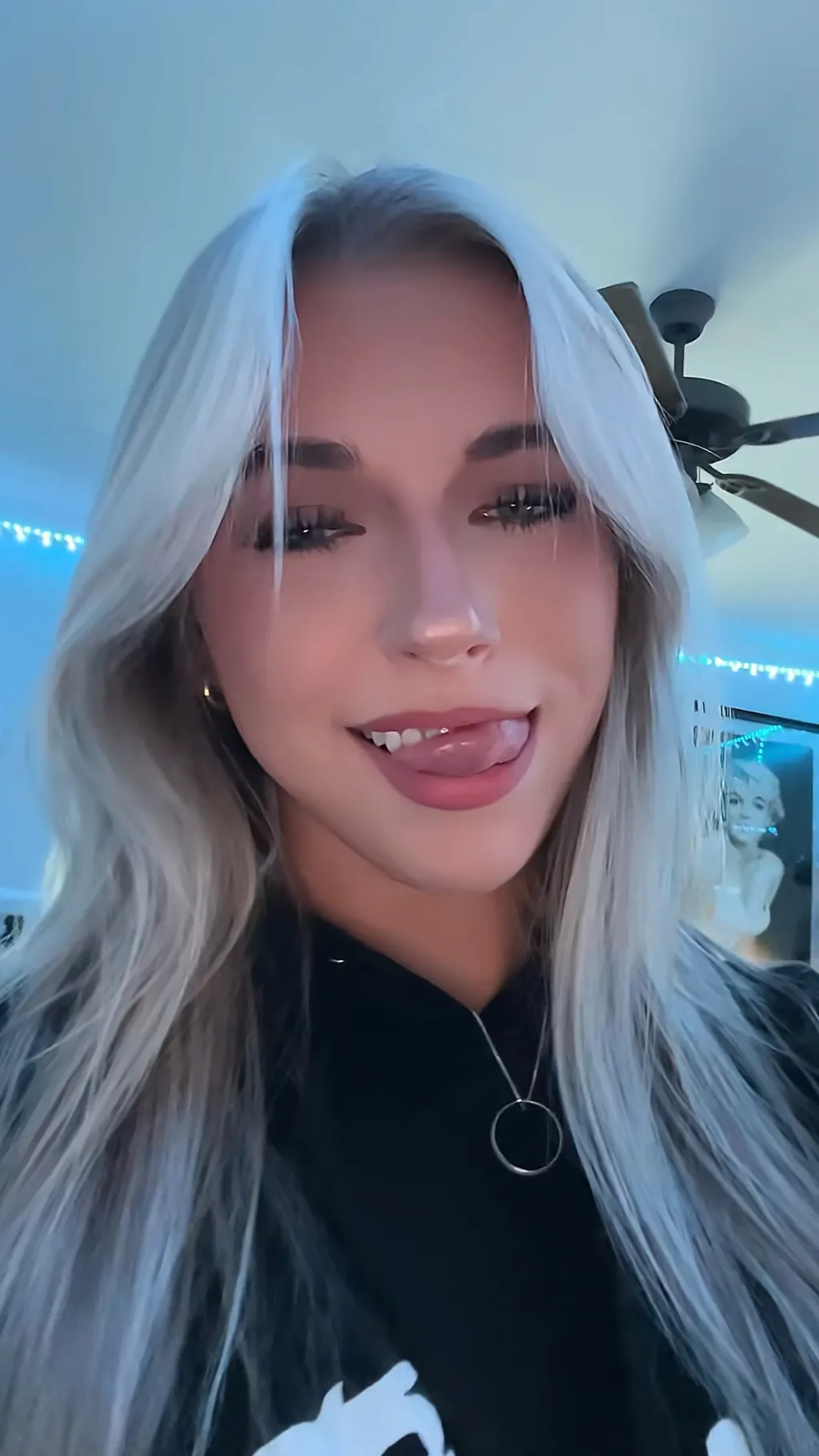 Talkie AI - Chat with Clair