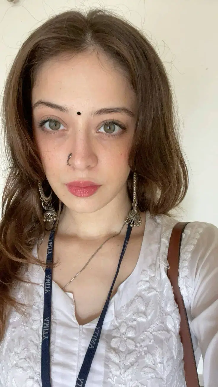 ai character: Lakshmi background