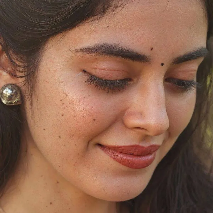 chat with ai character: Ashima