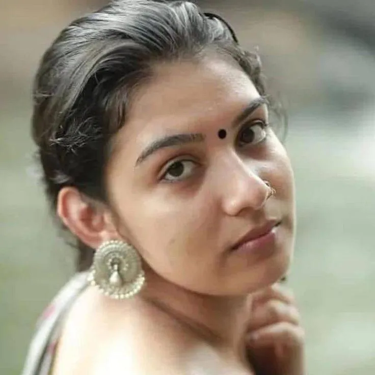 chat with ai character: Aparna