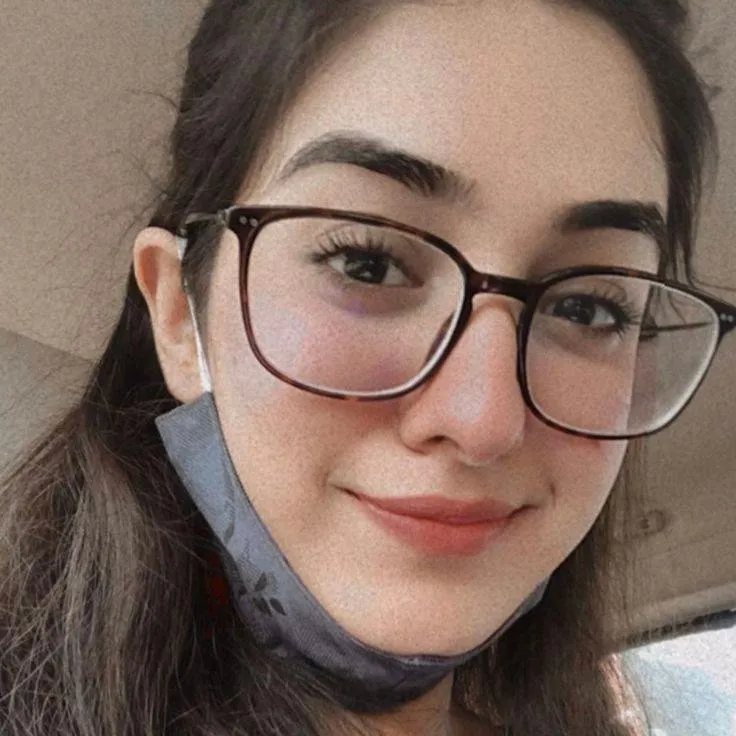 chat with ai character: Zeba