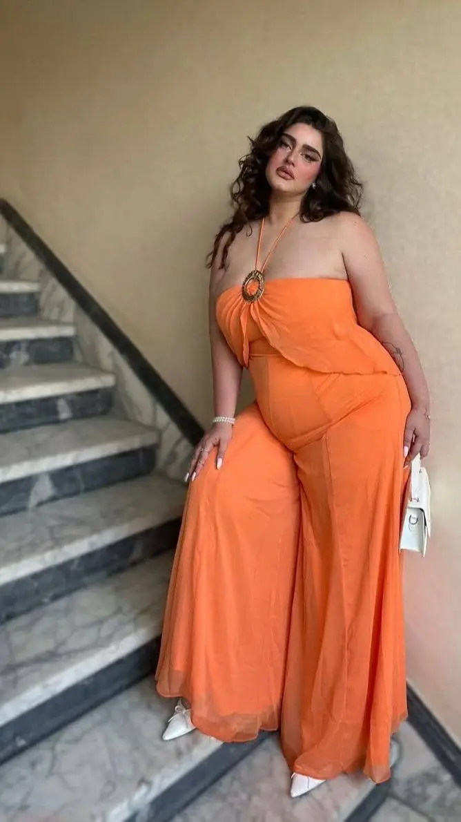 ai character: Miss Dee background