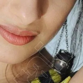 chat with ai character: Reena