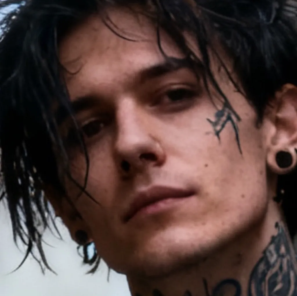 chat with ai character: Mason