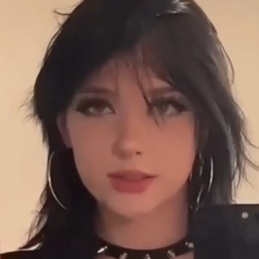 chat with ai character: Trin 