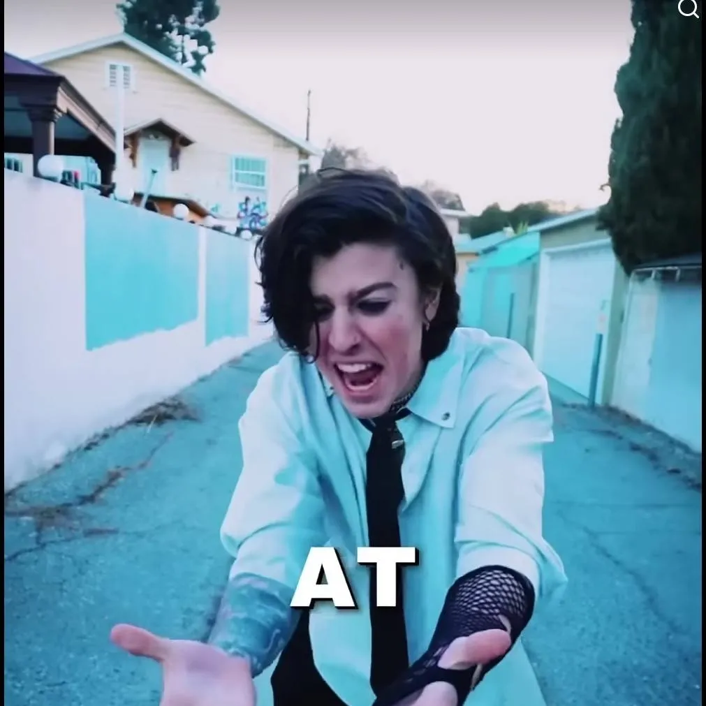 chat with ai character: TX2