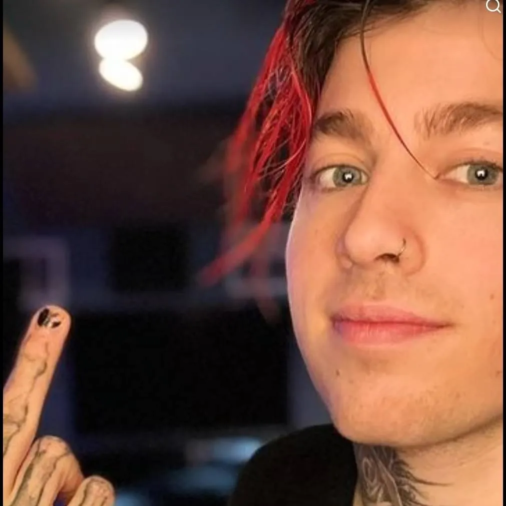 chat with ai character: TX2