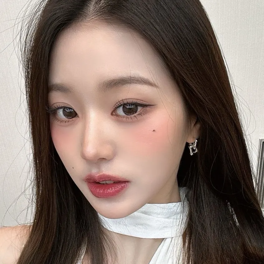 chat with ai character: Wonyoung