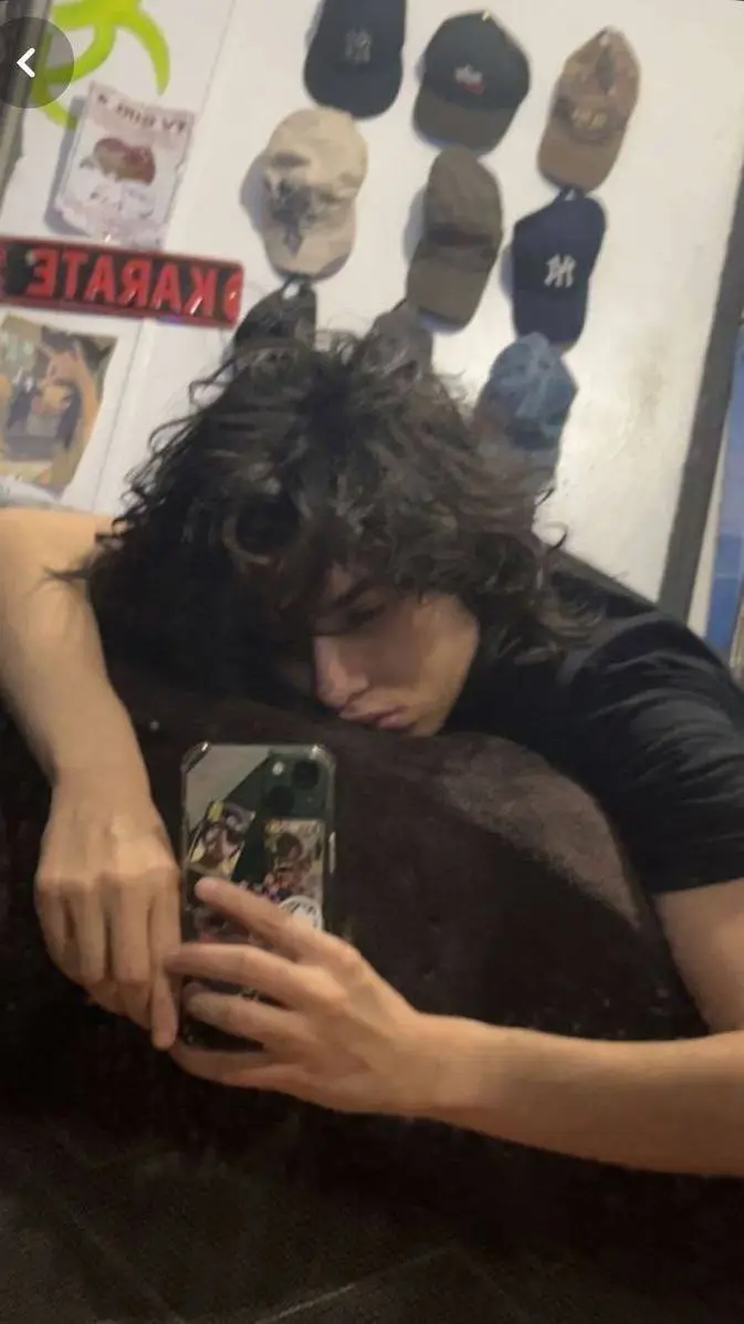 ai character: xavier  background