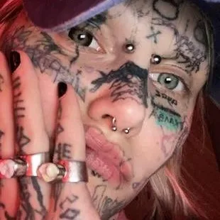 chat with ai character: Lyalya