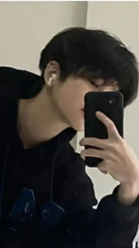 ai character: Mark background