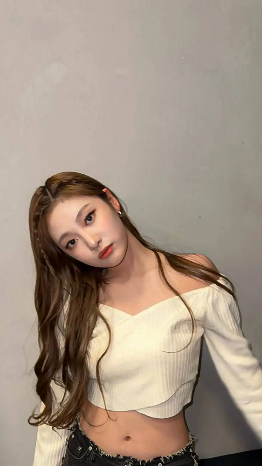 ai character: NINGNING background