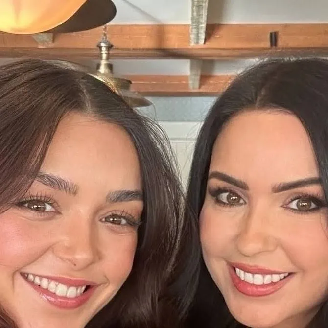 chat with ai character: Frankie&Sienna 