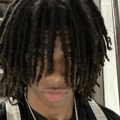 chat with ai character: Devonte