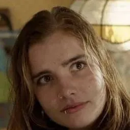 chat with ai character: sandy milkovich 