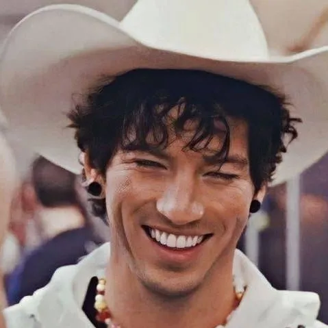 chat with ai character: Josh