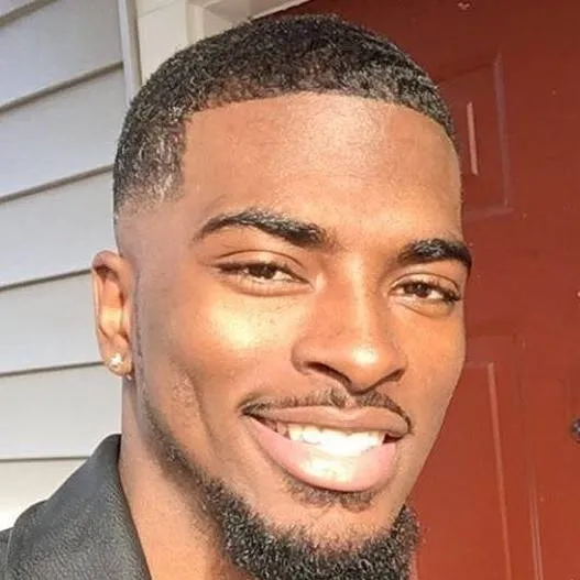 chat with ai character: Zion