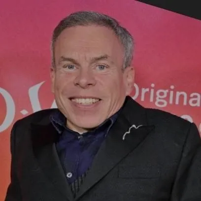 chat with ai character: Warwick Davis